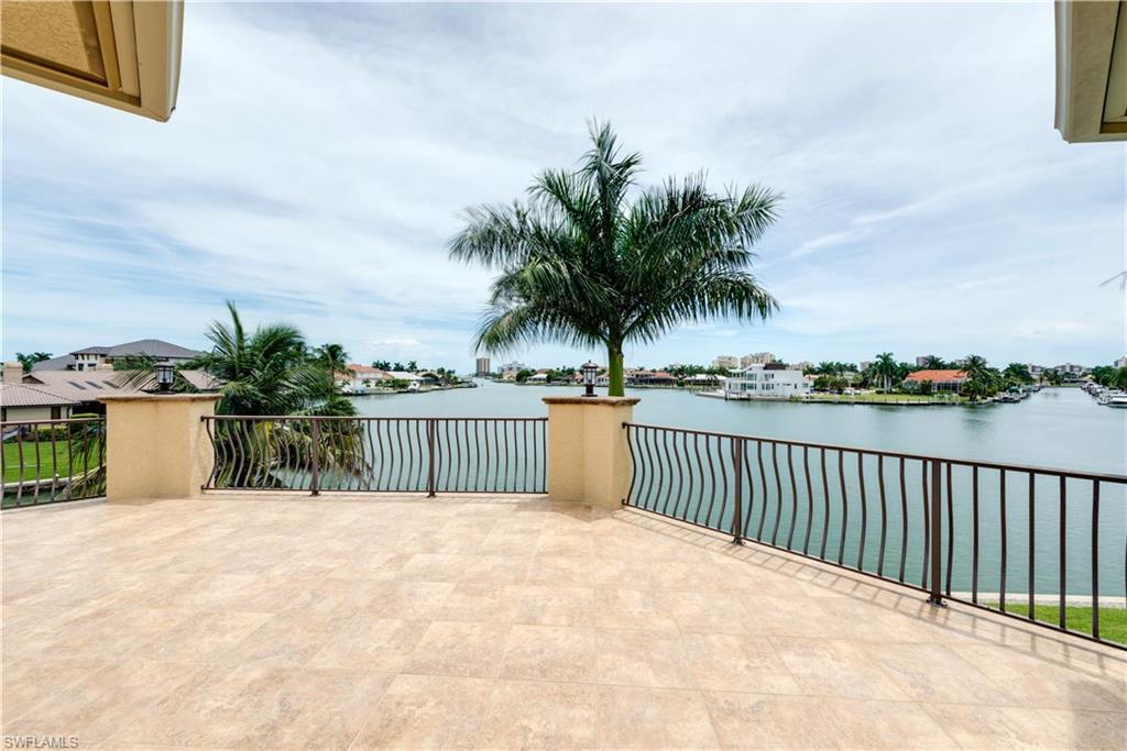 MARCO BEACH - Residential