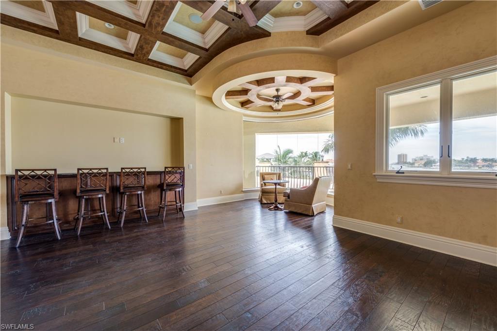 MARCO BEACH - Residential