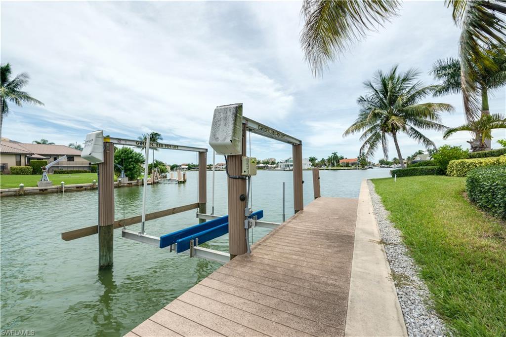 MARCO BEACH - Residential