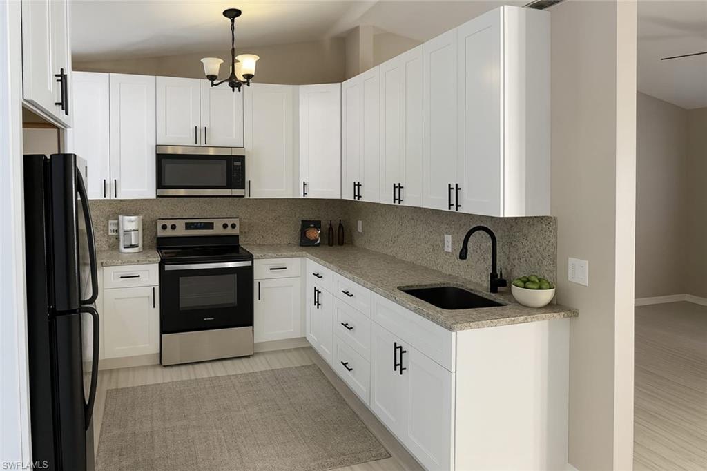 GOLDEN GATE ESTATES - Residential