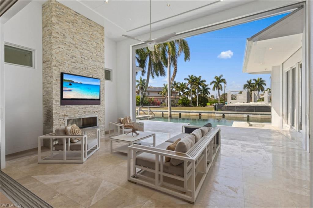 ROYAL HARBOR - Residential