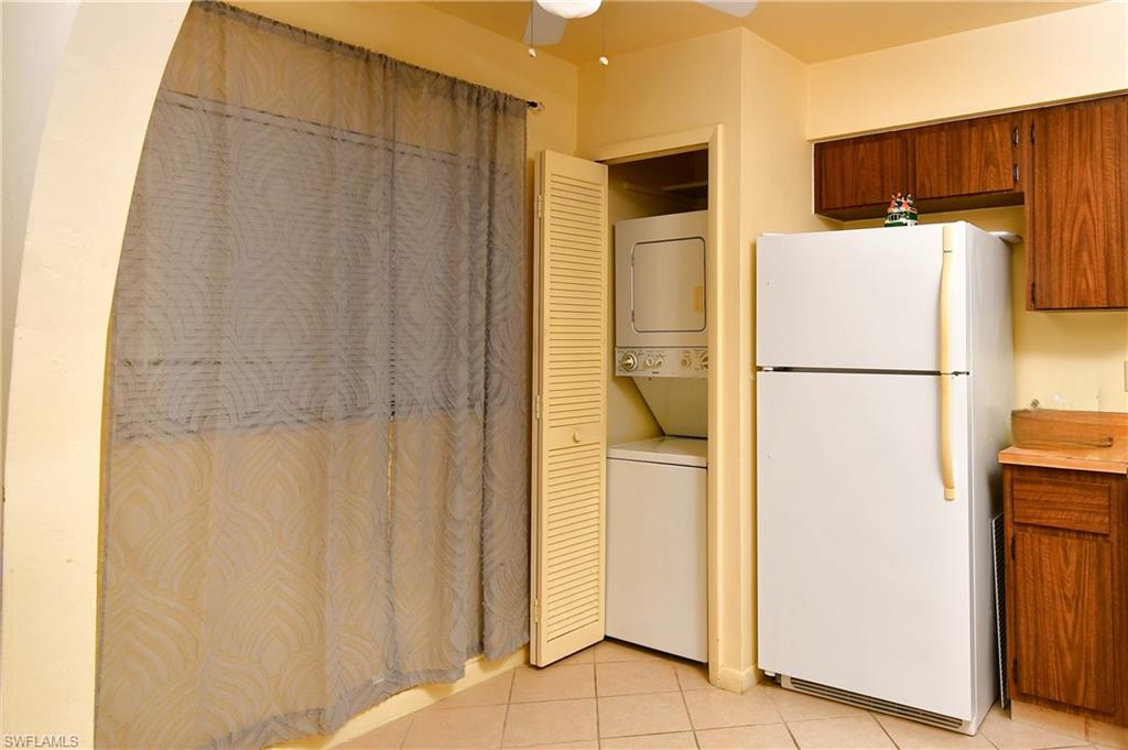 LOCHMOOR VILLAS - Residential