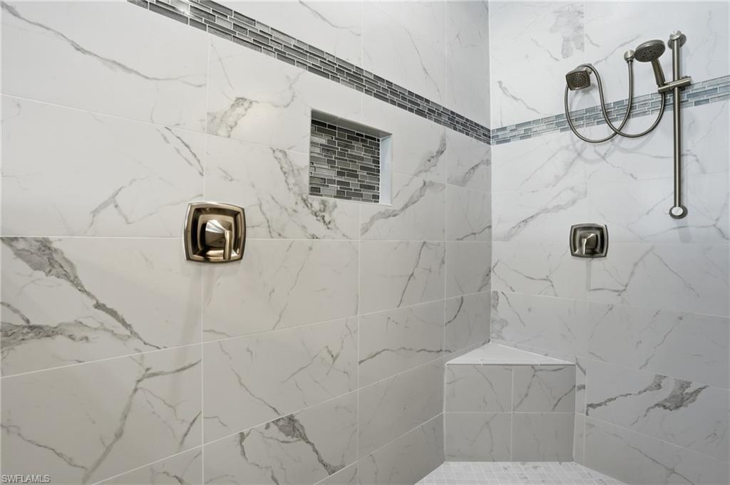 VALENCIA TRAILS - Residential