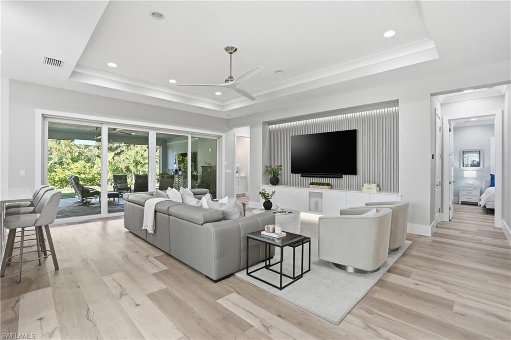 VALENCIA TRAILS - Residential