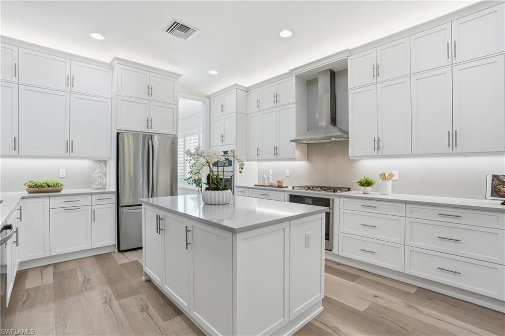 VALENCIA TRAILS - Residential