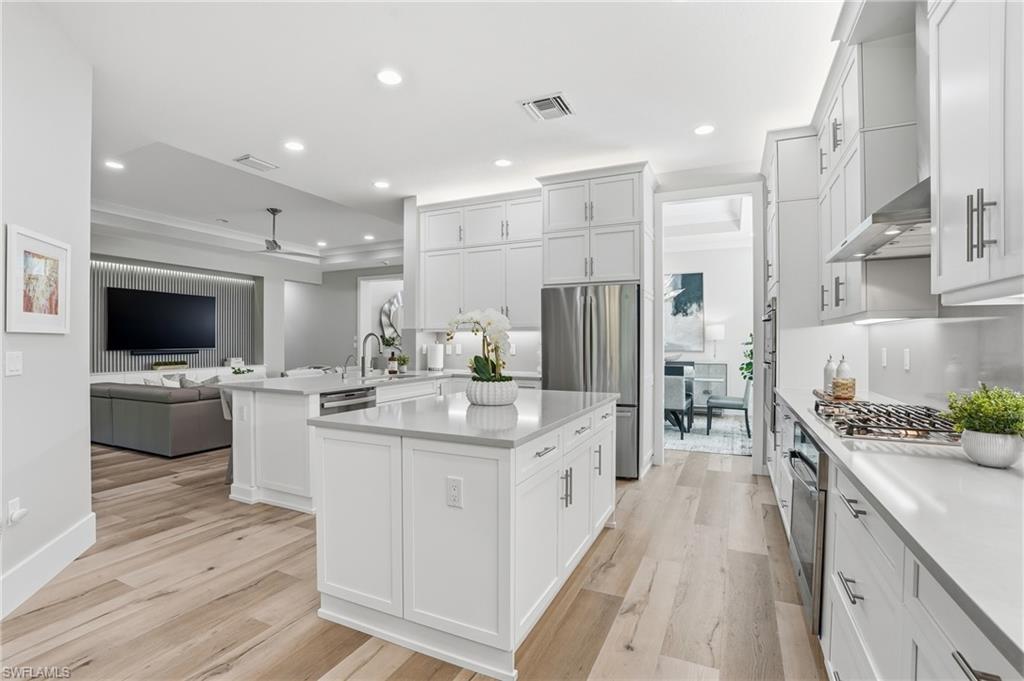 VALENCIA TRAILS - Residential