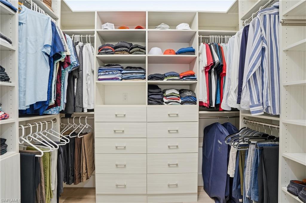 VALENCIA TRAILS - Residential