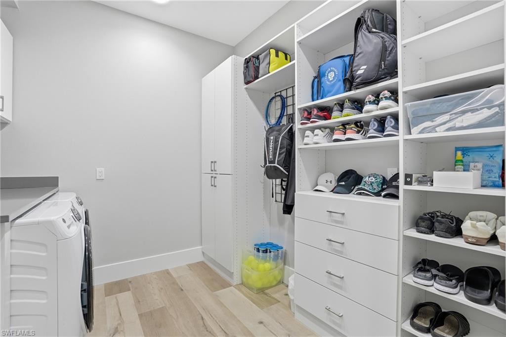 VALENCIA TRAILS - Residential