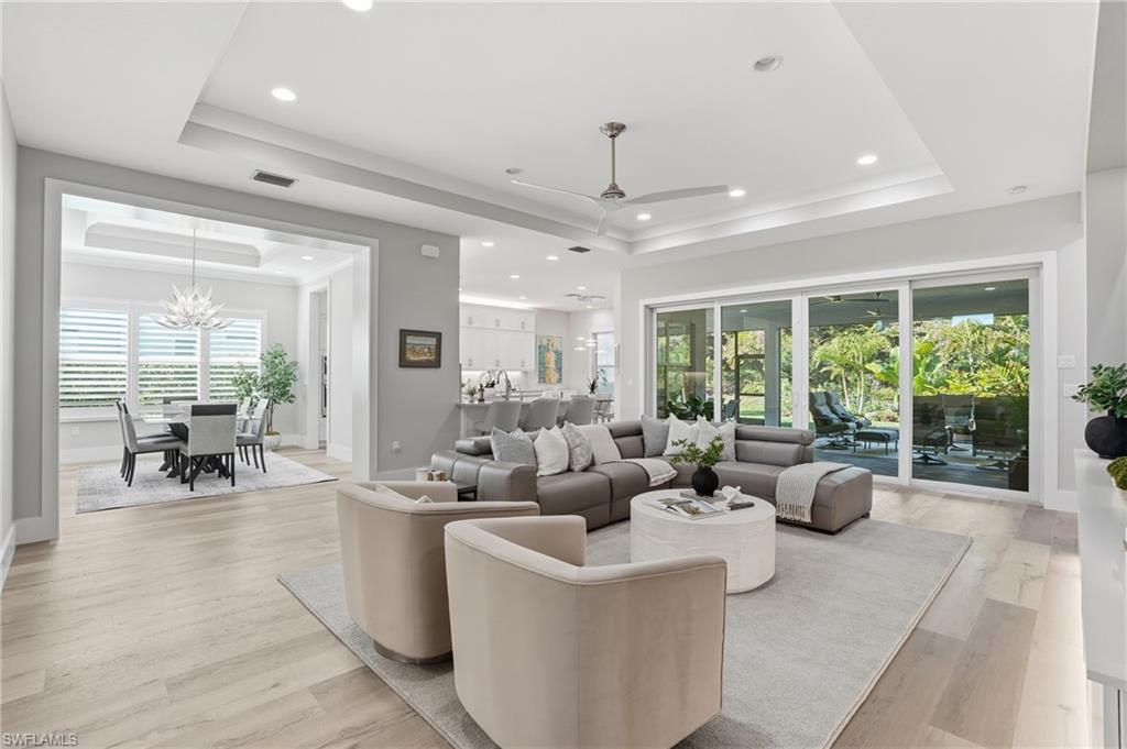 VALENCIA TRAILS - Residential