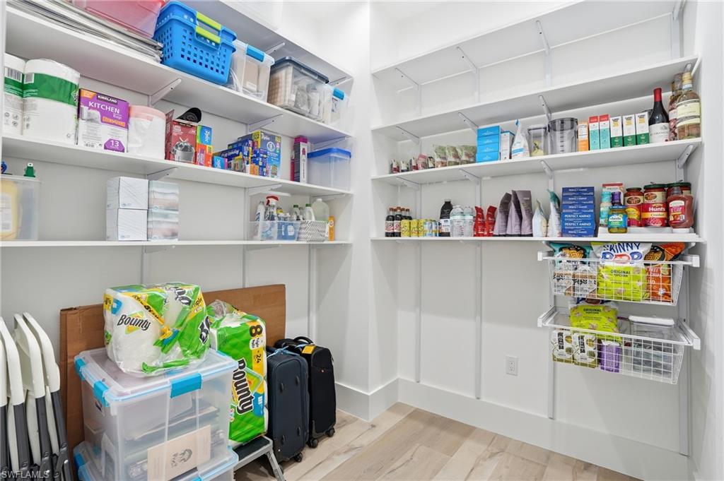 VALENCIA TRAILS - Residential