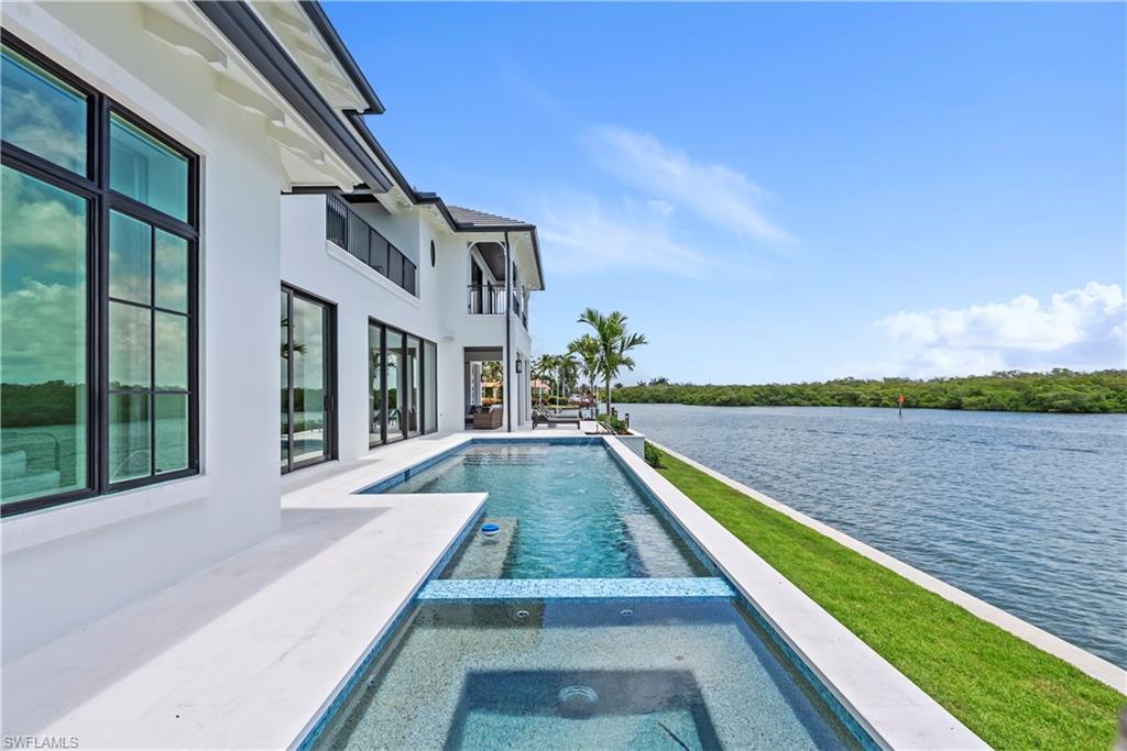 ROYAL HARBOR - Residential