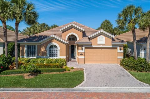 Photo of 2272 Island Cove CIR, NAPLES, FL 34109 (MLS # 225028986)