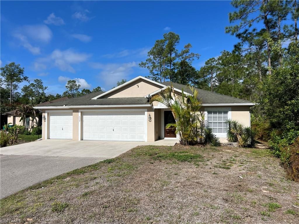 Photo of 685 Desoto BLVD N, NAPLES, FL 34120 (MLS # 226013708)