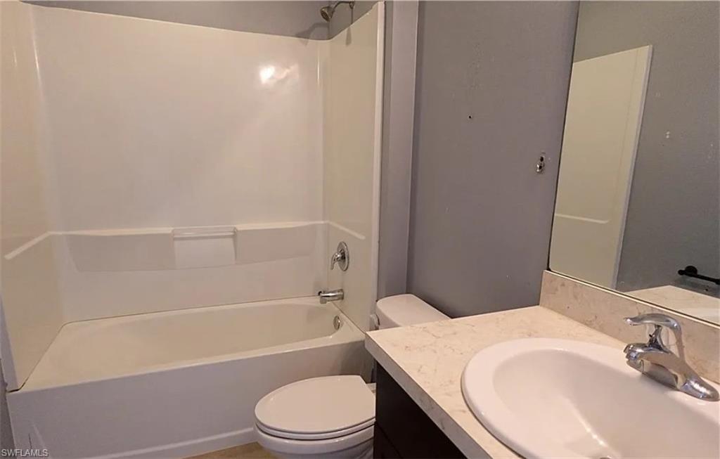 TOWN LAKES - Residential