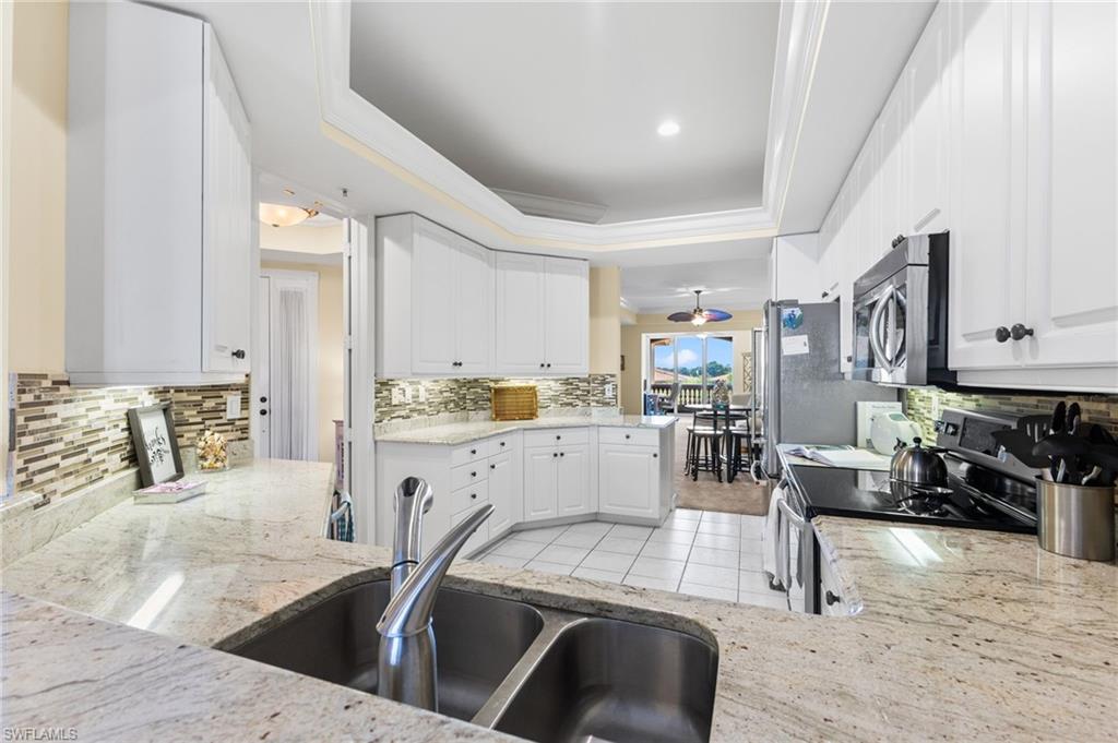 1875 Les Chateaux BLVD 302