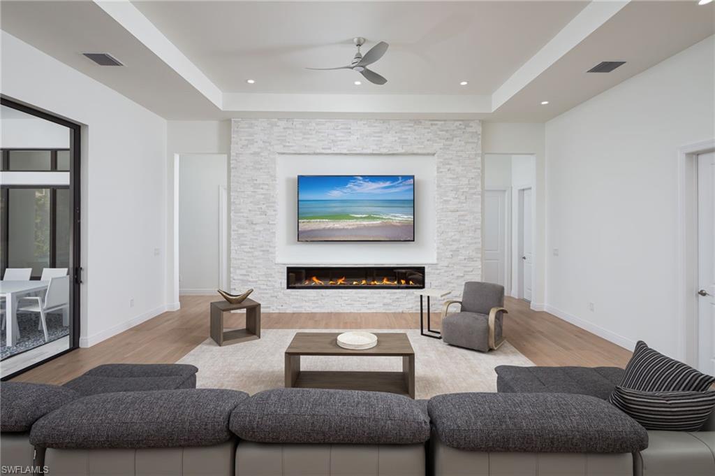 PINE RIDGE - Residential