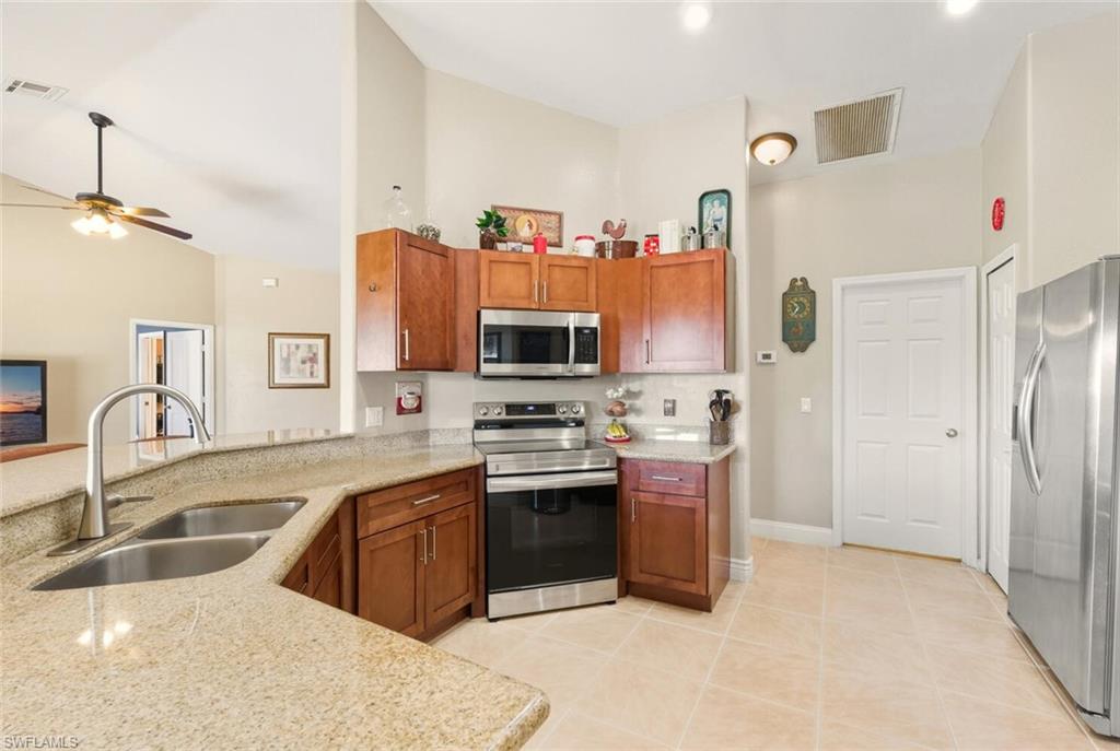 SAN CARLOS PARK - Residential