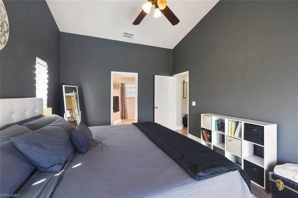 SAN CARLOS PARK - Residential