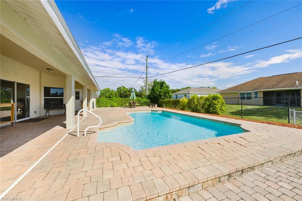 SAN CARLOS PARK - Residential