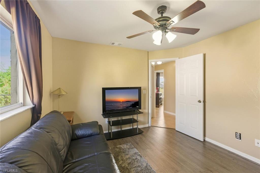 SAN CARLOS PARK - Residential