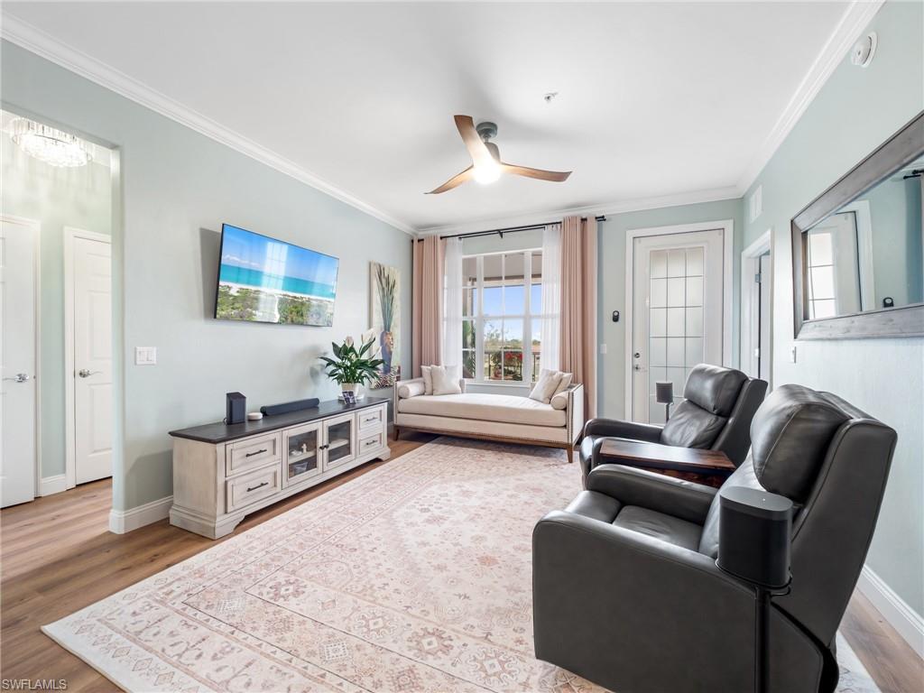 ROYAL POINTE - Residential