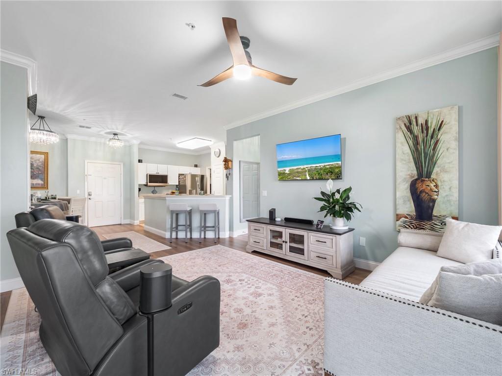 ROYAL POINTE - Residential