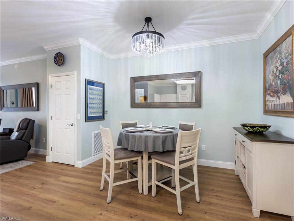 ROYAL POINTE - Residential