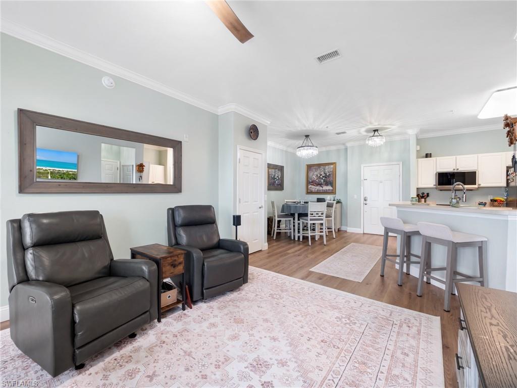 ROYAL POINTE - Residential