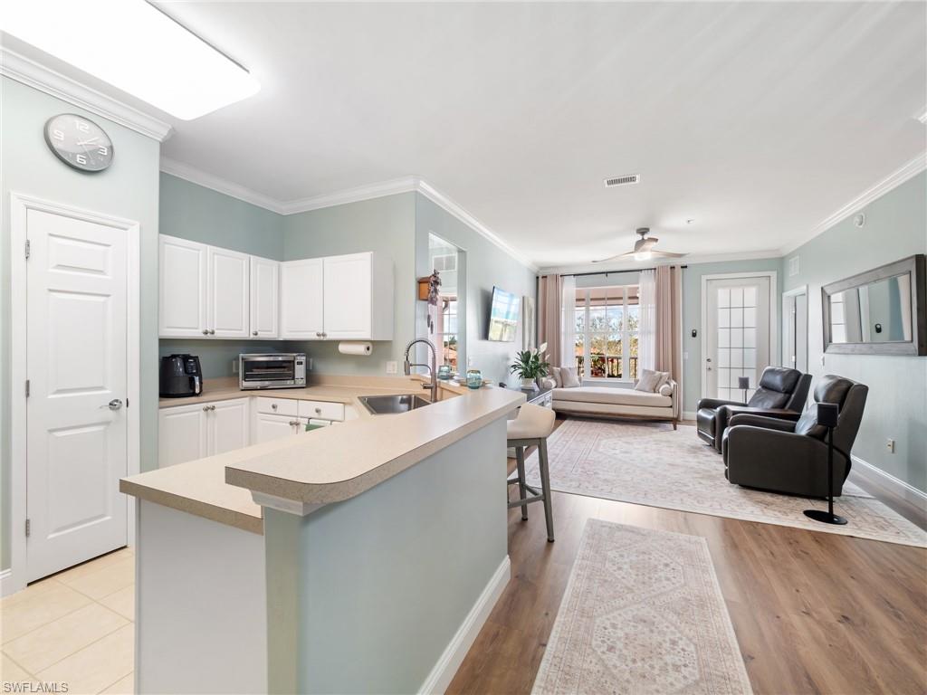 ROYAL POINTE - Residential