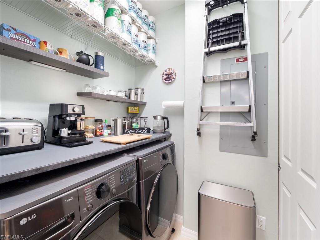 ROYAL POINTE - Residential