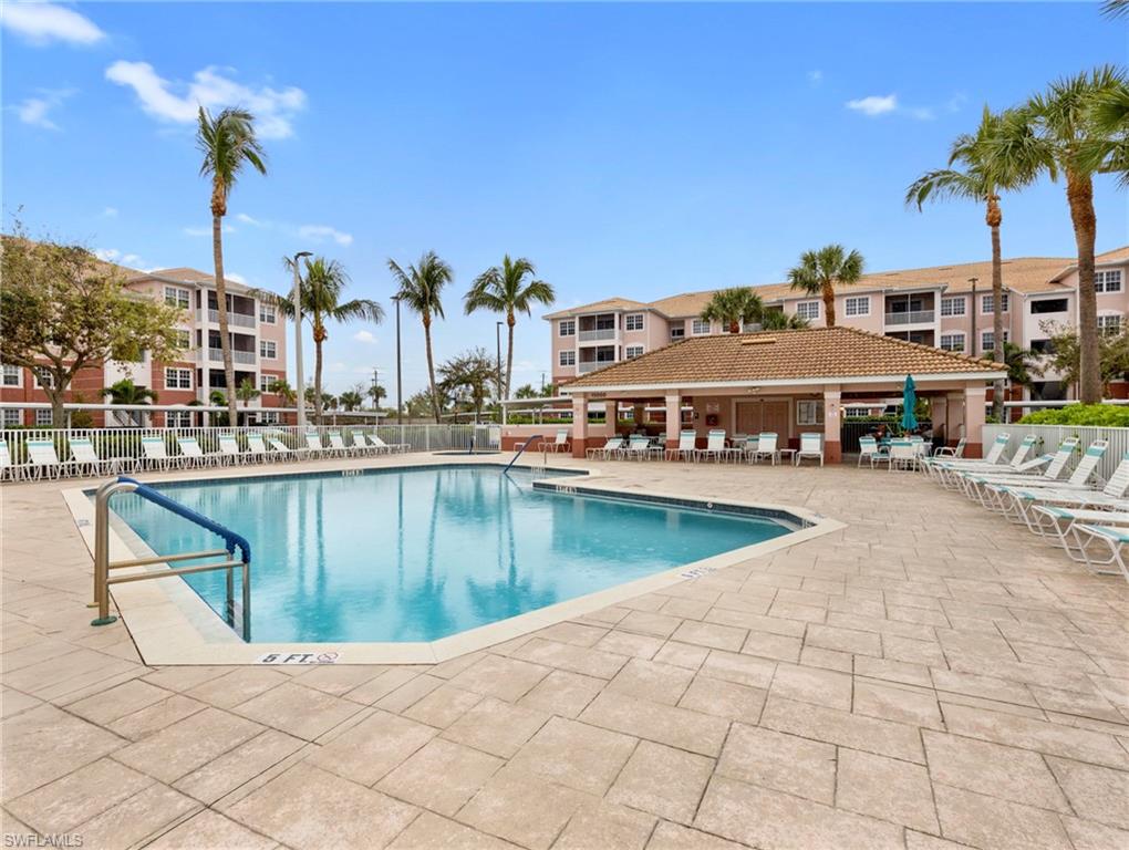 ROYAL POINTE - Residential