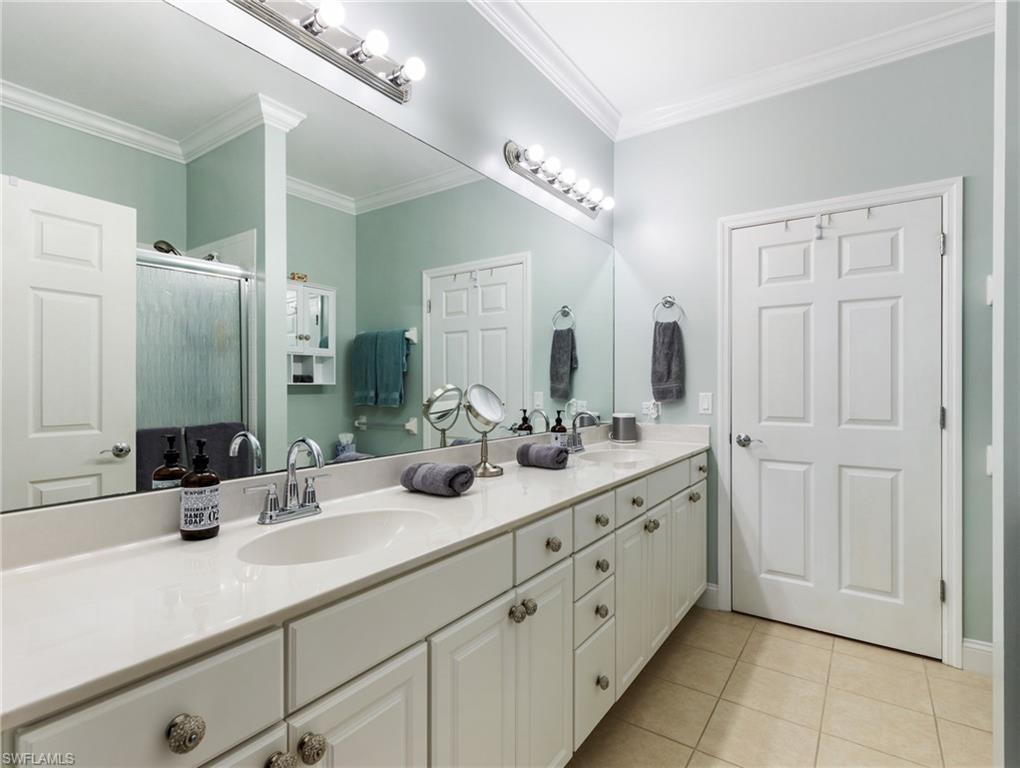 ROYAL POINTE - Residential