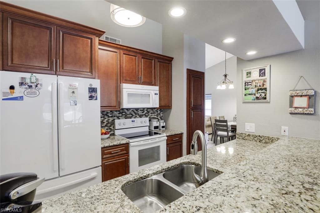 VILLAS VILLAGE - Residential