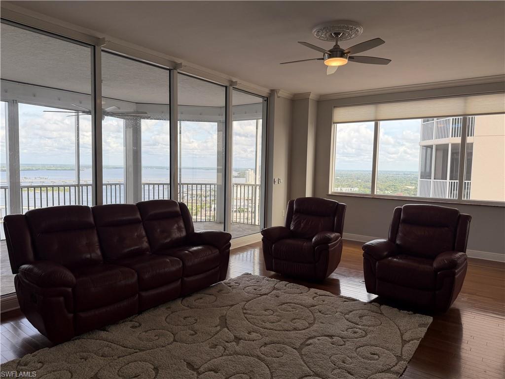 HIGH POINT PLACE - Residential