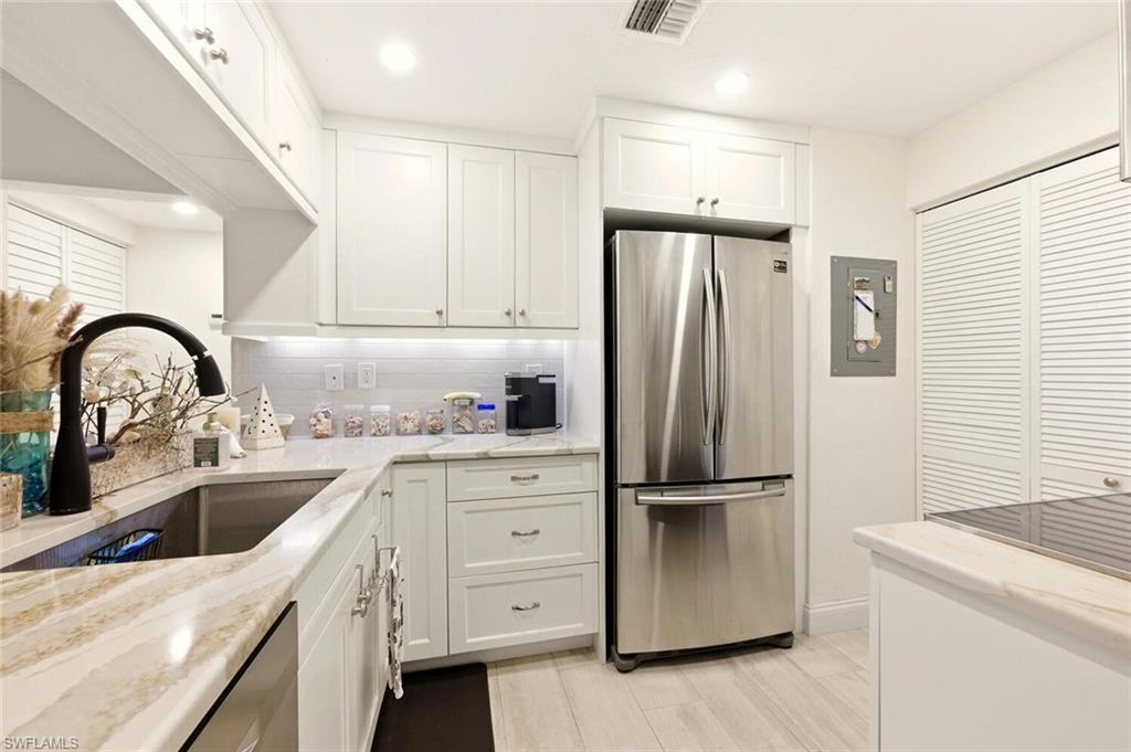 MARINER APTS MARCO ISLAND - Residential