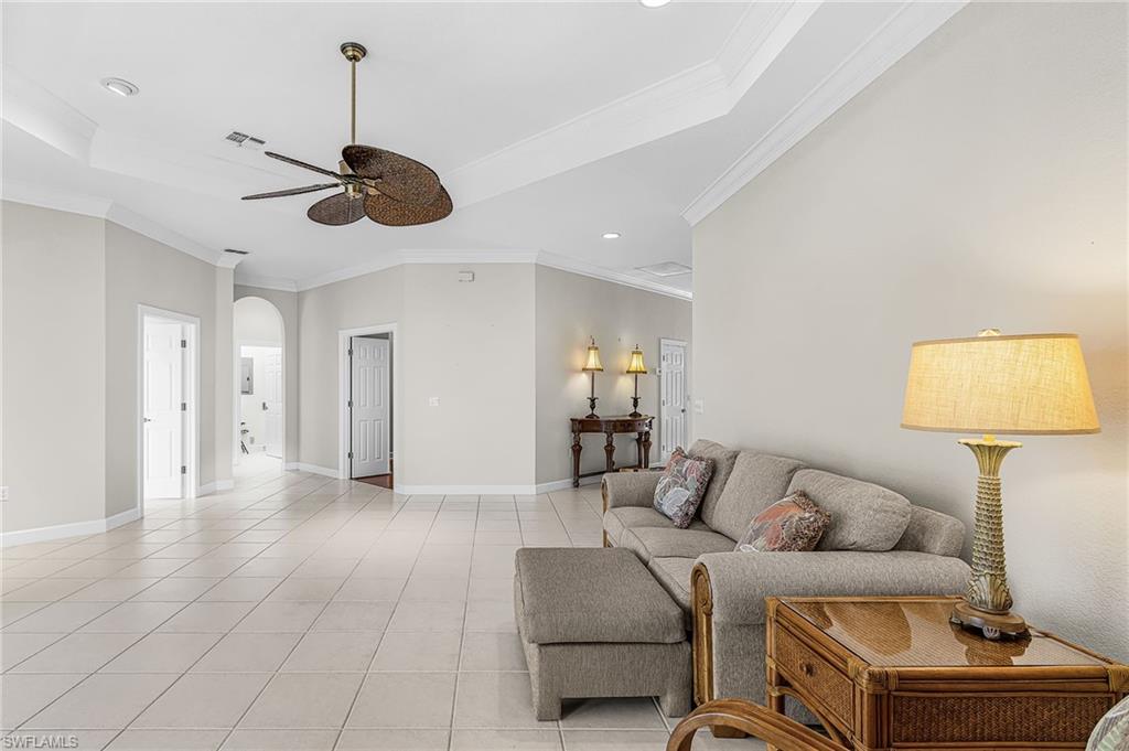 THE HAMPTONS - Residential