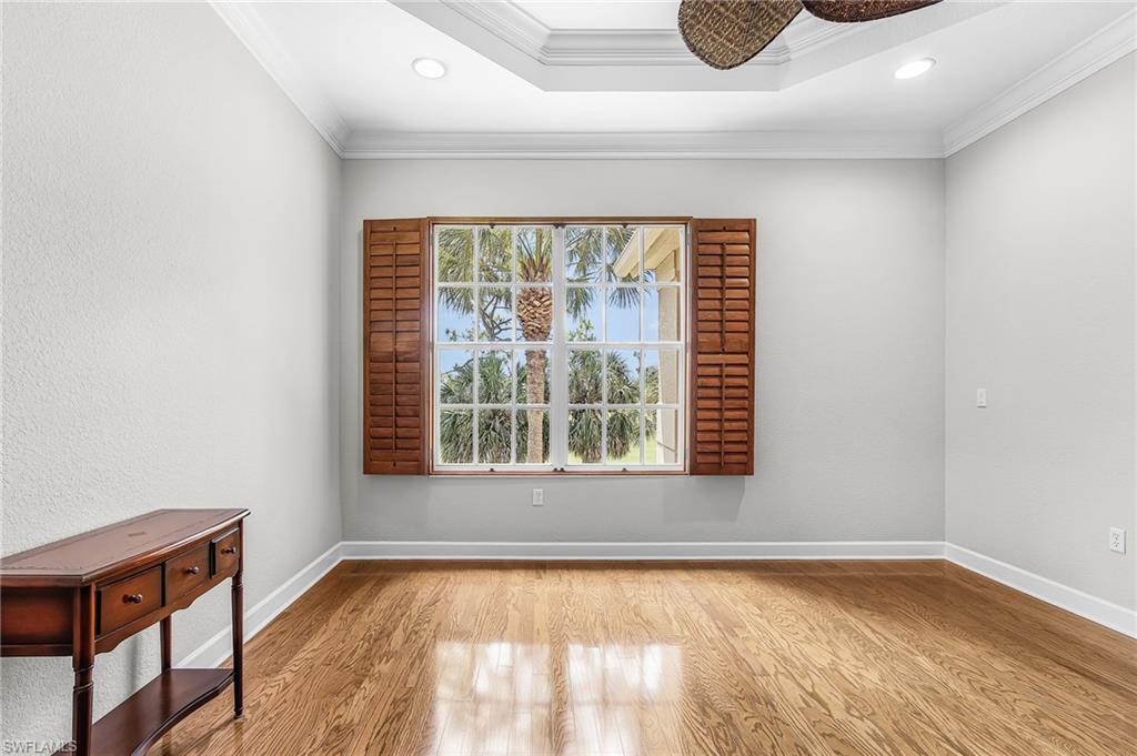 THE HAMPTONS - Residential