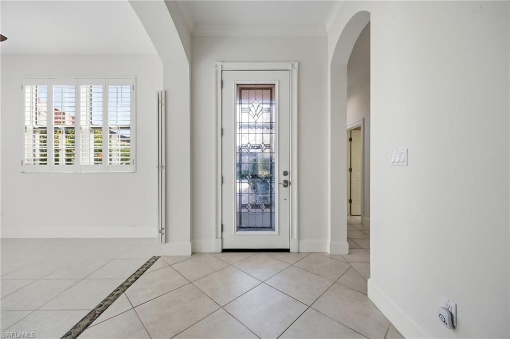 Photo of 982 Fountain RUN, NAPLES, FL 34119 (MLS # 226008976)