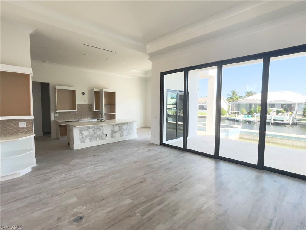 MARCO BEACH - Residential