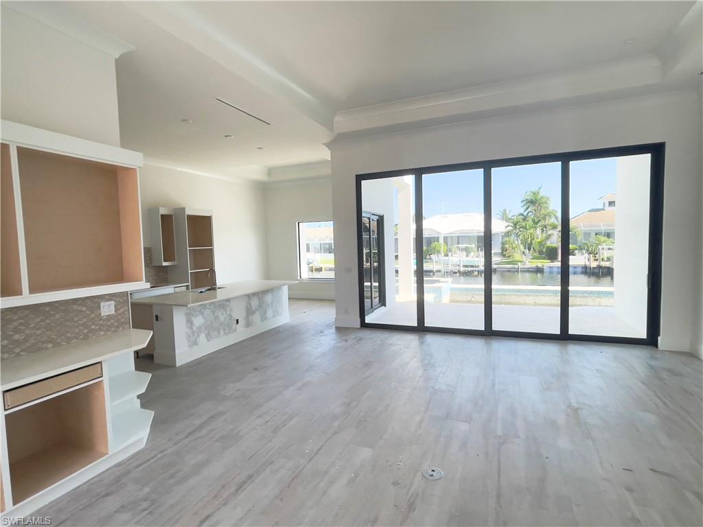 MARCO BEACH - Residential