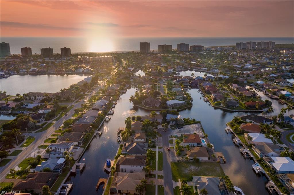 MARCO BEACH - Residential