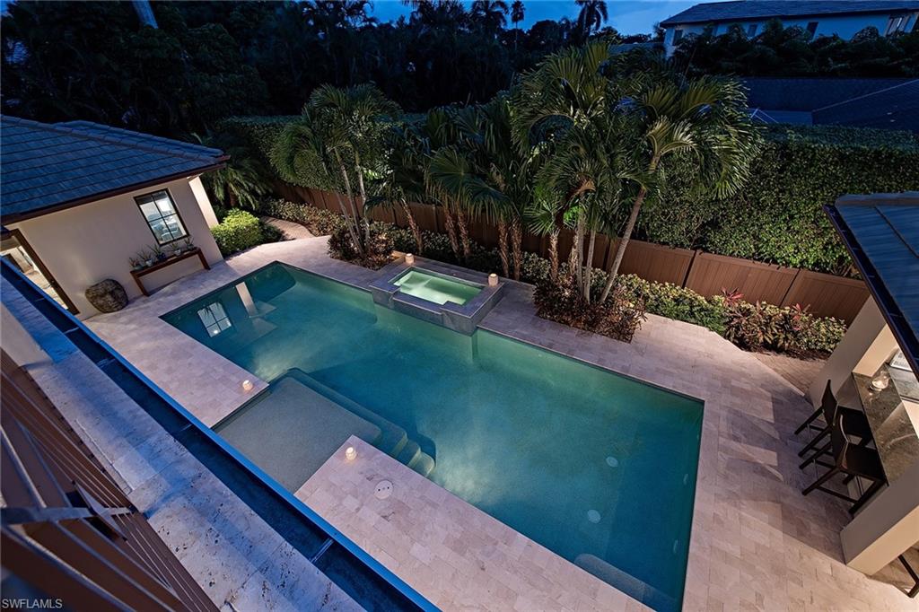 MOORINGS - Residential