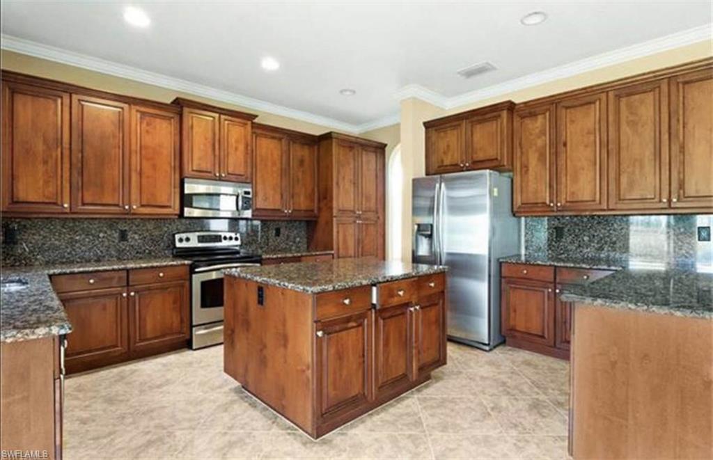 BOTANICA LAKES - Residential