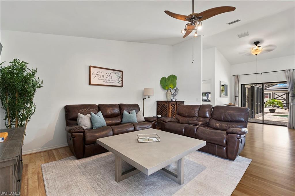 98 Chardon PL