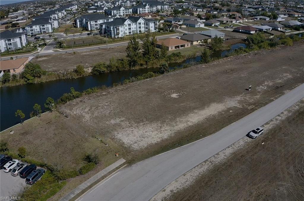 CAPE CORAL - Land