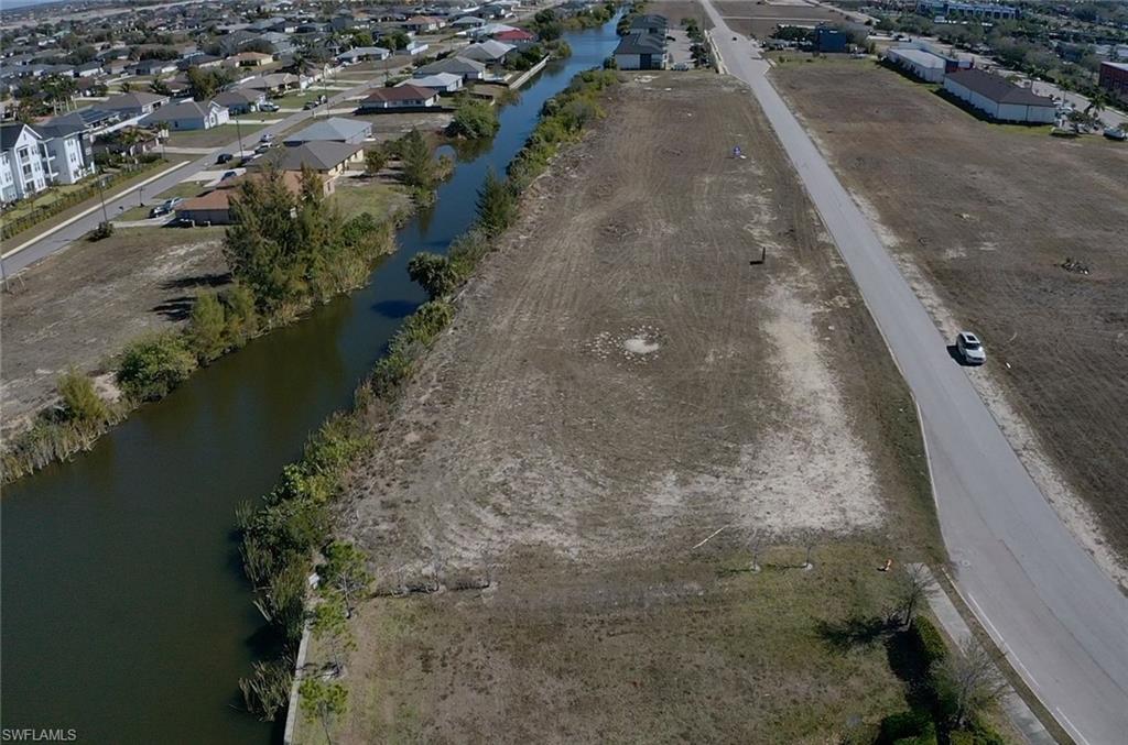 CAPE CORAL - Land