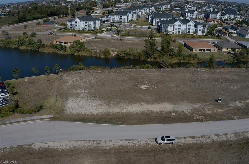 CAPE CORAL - Land