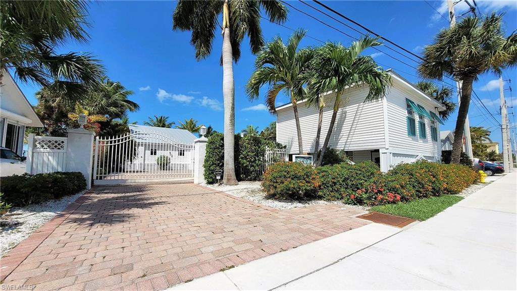 GULF HEIGHTS - Residential