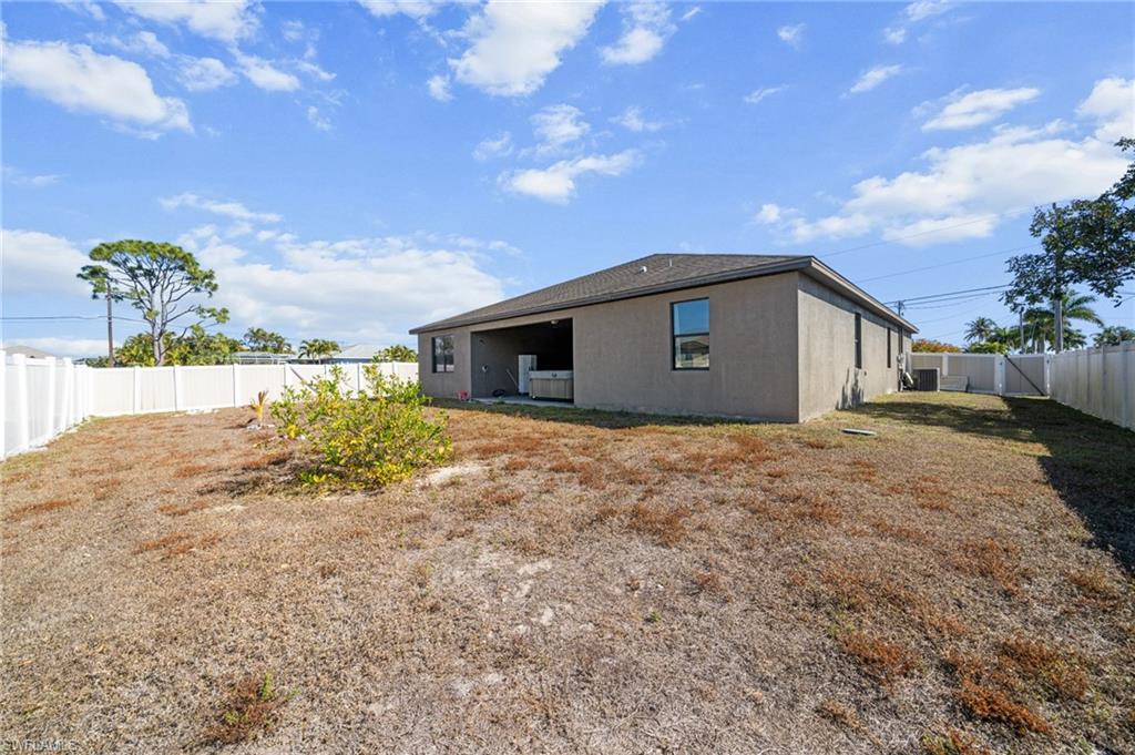 CAPE CORAL - Residential