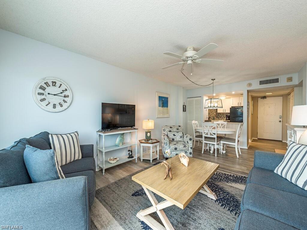 VANDERBILT TOWERS - Residential Lease